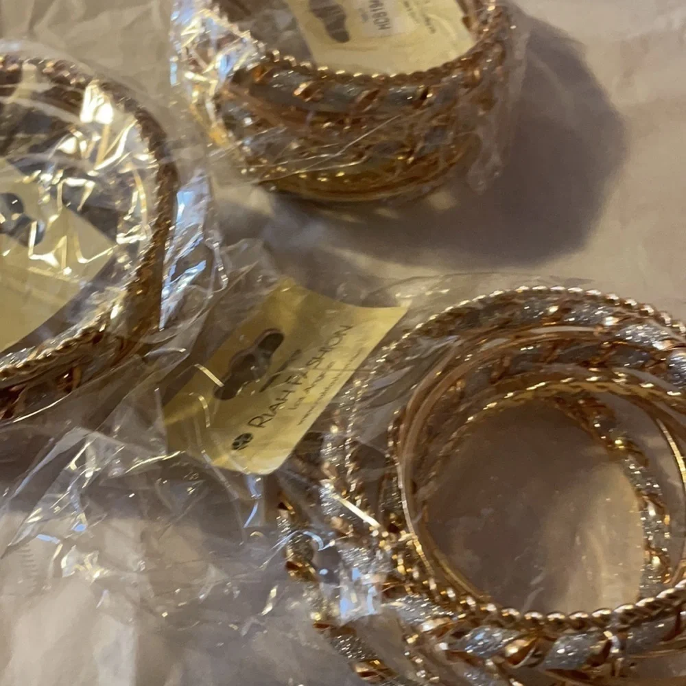 GOLD MULTI LAYER BANGLE BRACELET